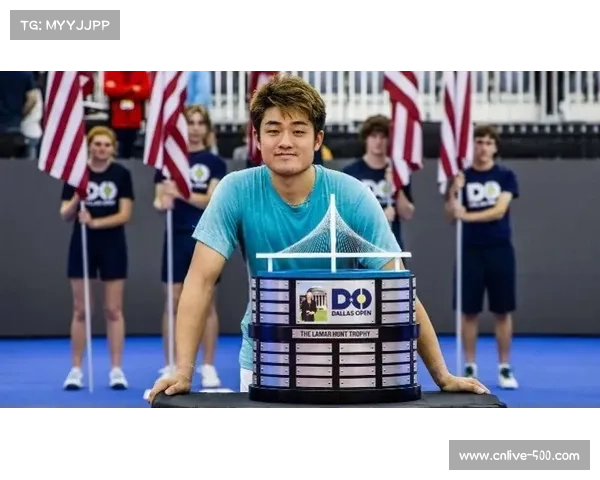 网球运动员在社交媒体采用品牌管理者或超级粉丝框架与粉丝互动